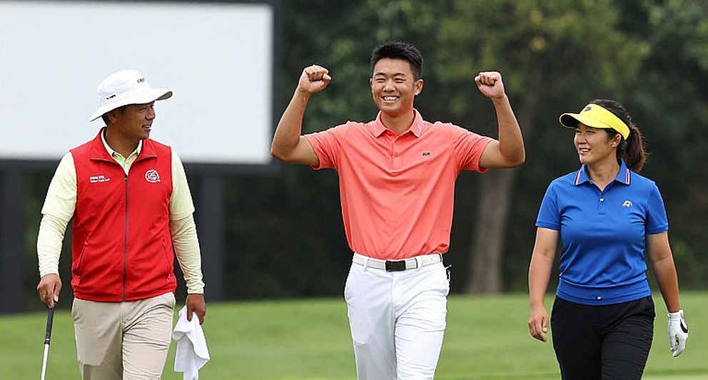 Tony Finau, chuôi gậy khúc côn cầu và tuần lễ Caliber Golf bước vào PGA Tour