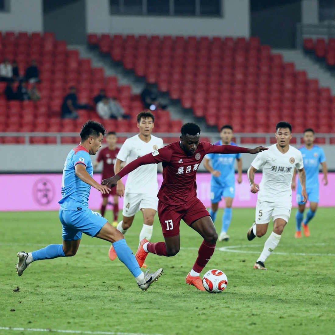 V.League và cuộc định giá lại bằng dữ liệu: Khoảng cách tài chính, dòng chảy học viện và bài toán xG