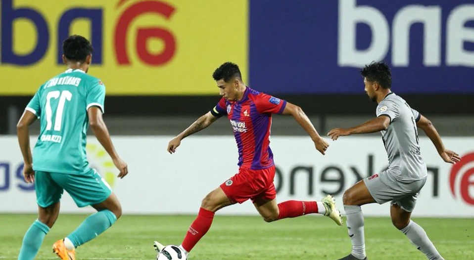 Marselino Ferdinan về Persija: thương vụ ngày cuối, đầu gối chưa lành và khoảng lặng không ai đưa tin