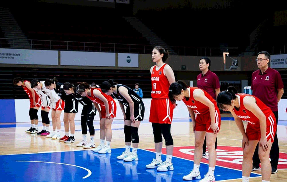 V.League thiếu một trung vệ 20 tuổi, không thiếu tiền