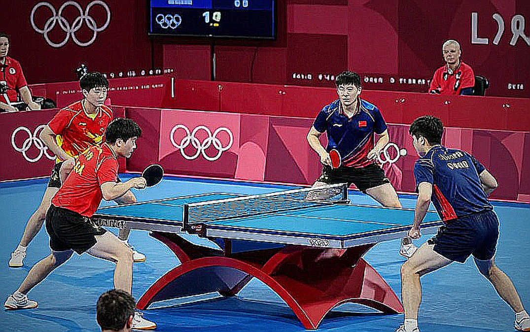 Chín ô trống và câu chuyện bóng bàn không kịp được kể