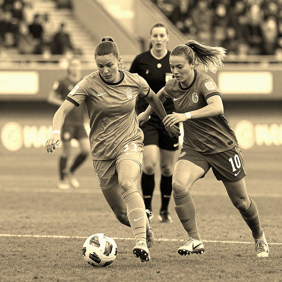 Scotland thắng Czech 5-2 khi mất Weir: hợp đồng tháng 12 của Lauren Davidson mới là tín hiệu đáng theo dõi