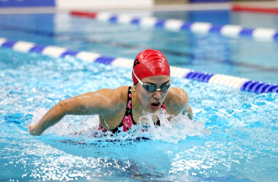 Gretchen Walsh bơi 53,04 giây tại 100m bướm SCM, lập kỷ lục U.S. Open và đứng thứ ba lịch sử