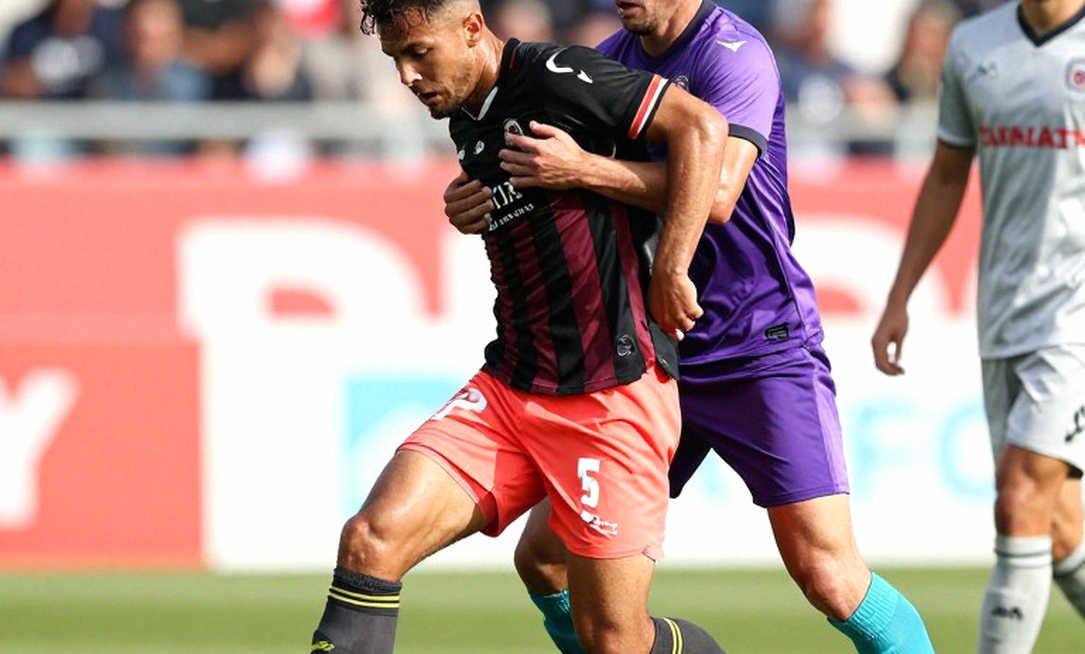 Toluca vô địch Leagues Cup, rồi tự in lên áo một danh hiệu không tồn tại Toluca vô địch Leagues Cup, rồi tự in lên áo một danh hiệu không tồn tại
